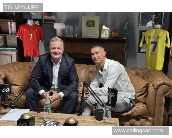 足球明星在采访中深情回忆妻子展现温暖家庭情感 足球明星在采访中深情回忆妻子展现温暖家庭情感